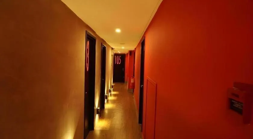 Monaco Boutique Hotel Kampung Air Kota Kinabalu 2*,