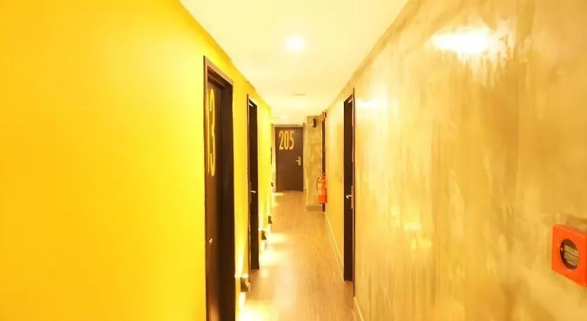 Monaco Boutique Hotel Kampung Air Kota Kinabalu 2*,
